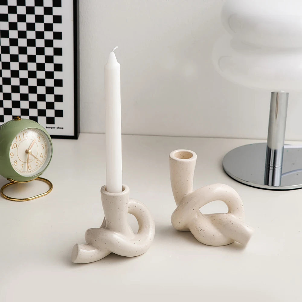 Nordic Knot: Artistic Ceramic Candle Holder for a Cozy Ambiance