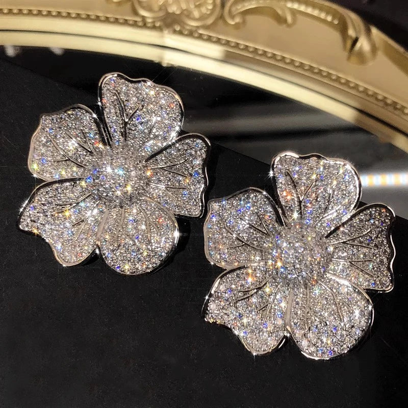 Huitan Hyperbole Big Flower Stud Earrings Aesthetic Accessories for Women Full Sparkling Cubic Zirconia Wedding Luxury Jewelry