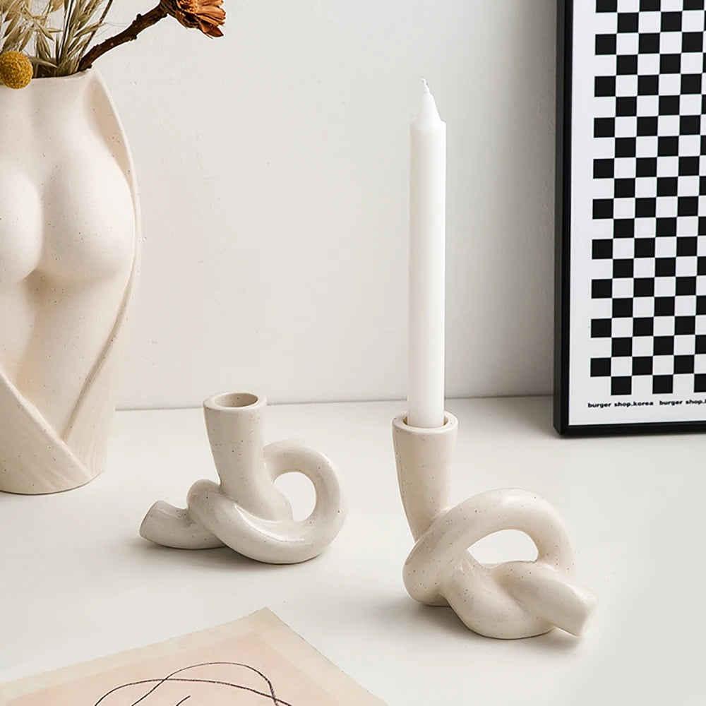 Nordic Knot: Artistic Ceramic Candle Holder for a Cozy Ambiance